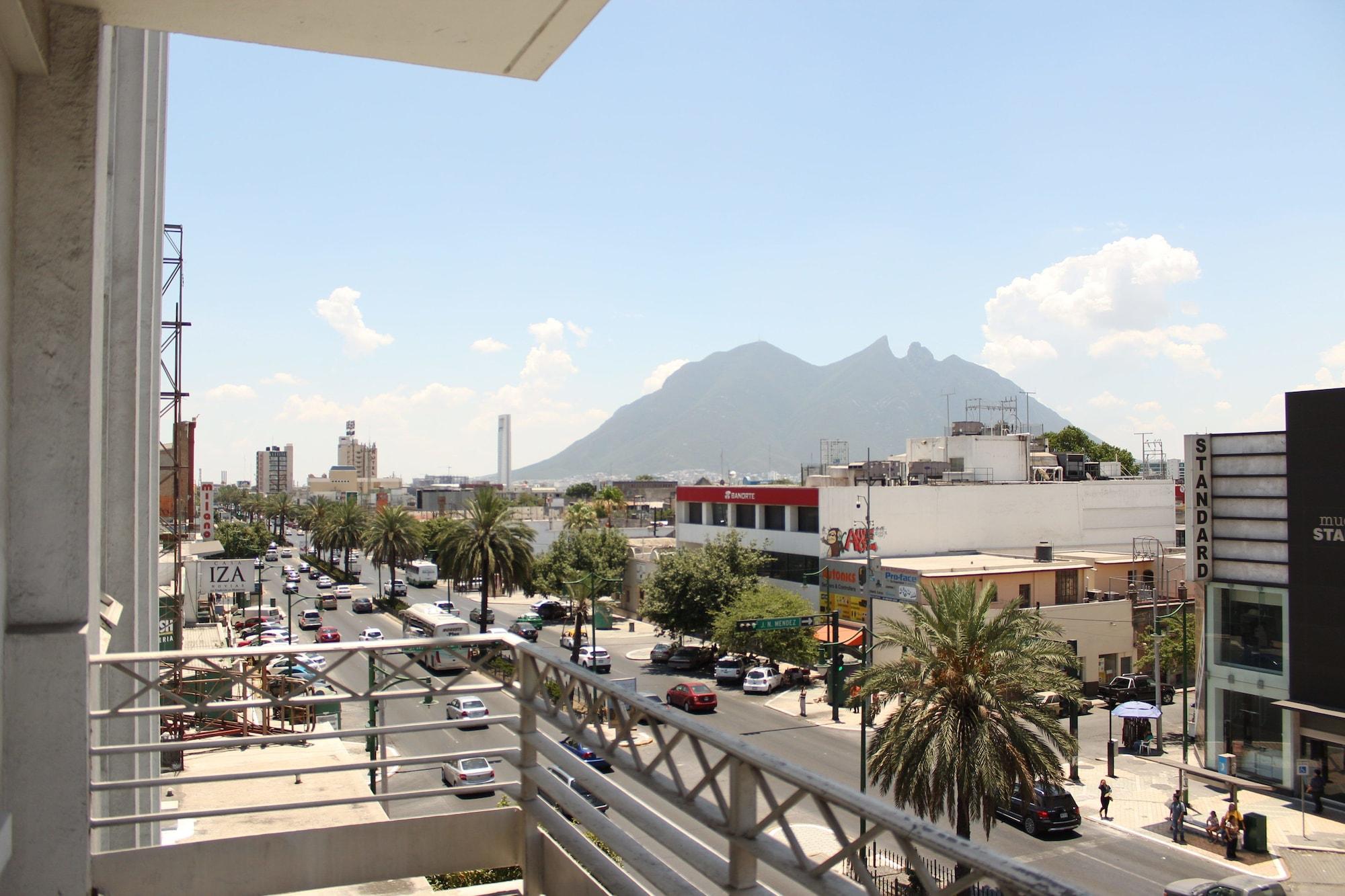 Hotel Plaza Del Arco Express Monterrey Eksteriør billede