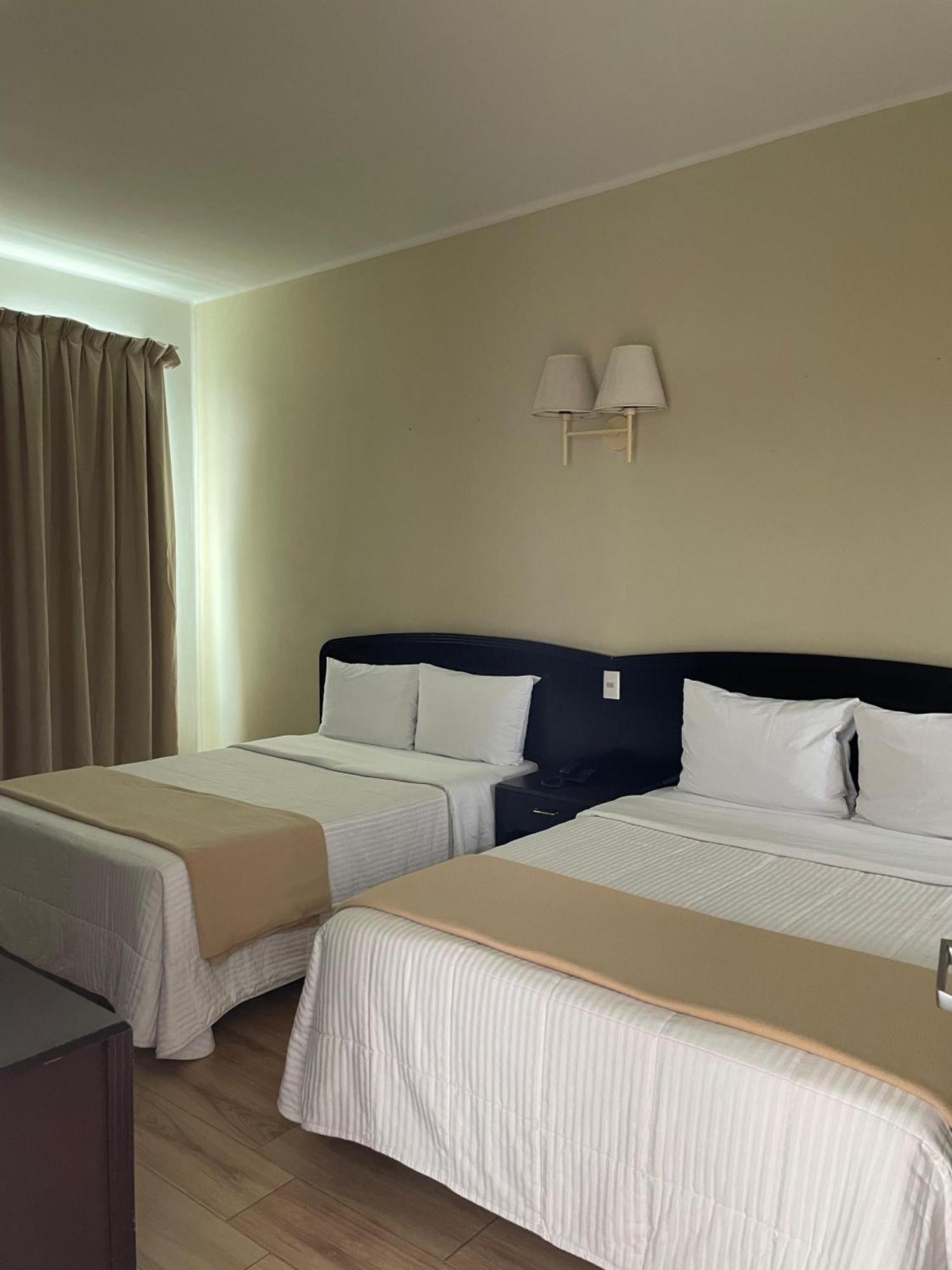 Hotel Plaza Del Arco Express Monterrey Eksteriør billede