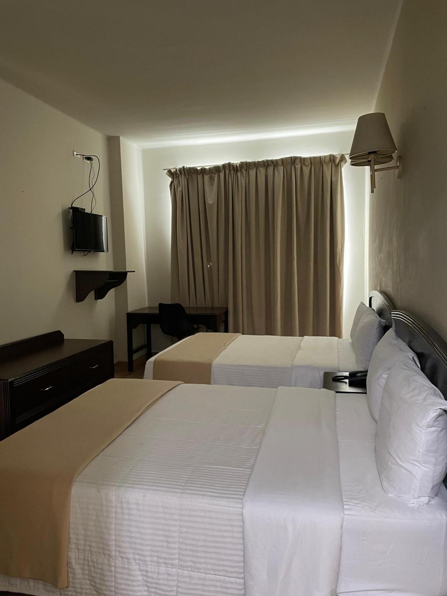 Hotel Plaza Del Arco Express Monterrey Eksteriør billede