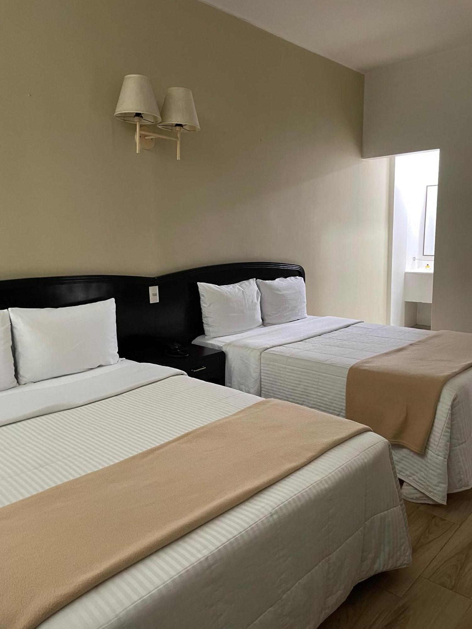 Hotel Plaza Del Arco Express Monterrey Eksteriør billede
