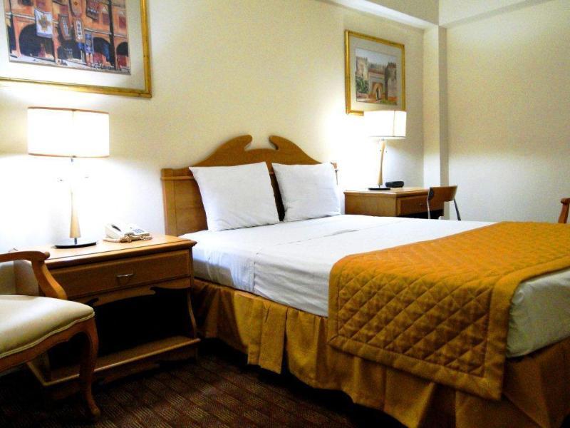 Hotel Plaza Del Arco Express Monterrey Eksteriør billede