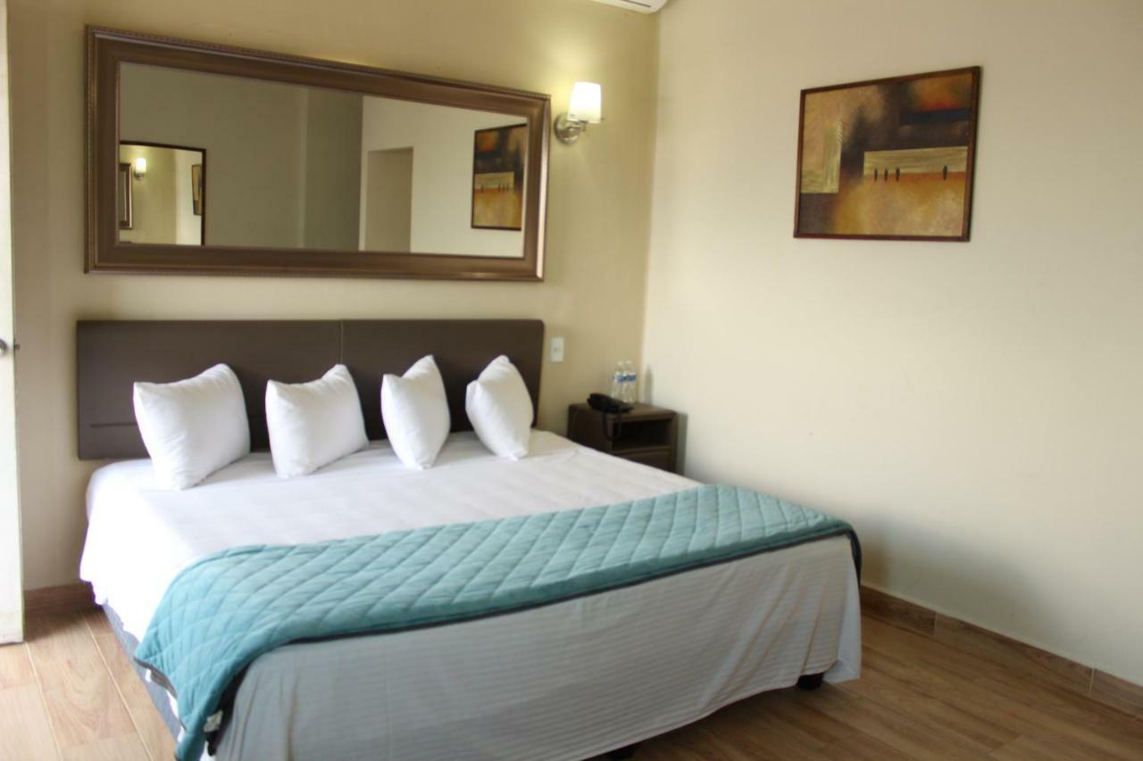 Hotel Plaza Del Arco Express Monterrey Eksteriør billede
