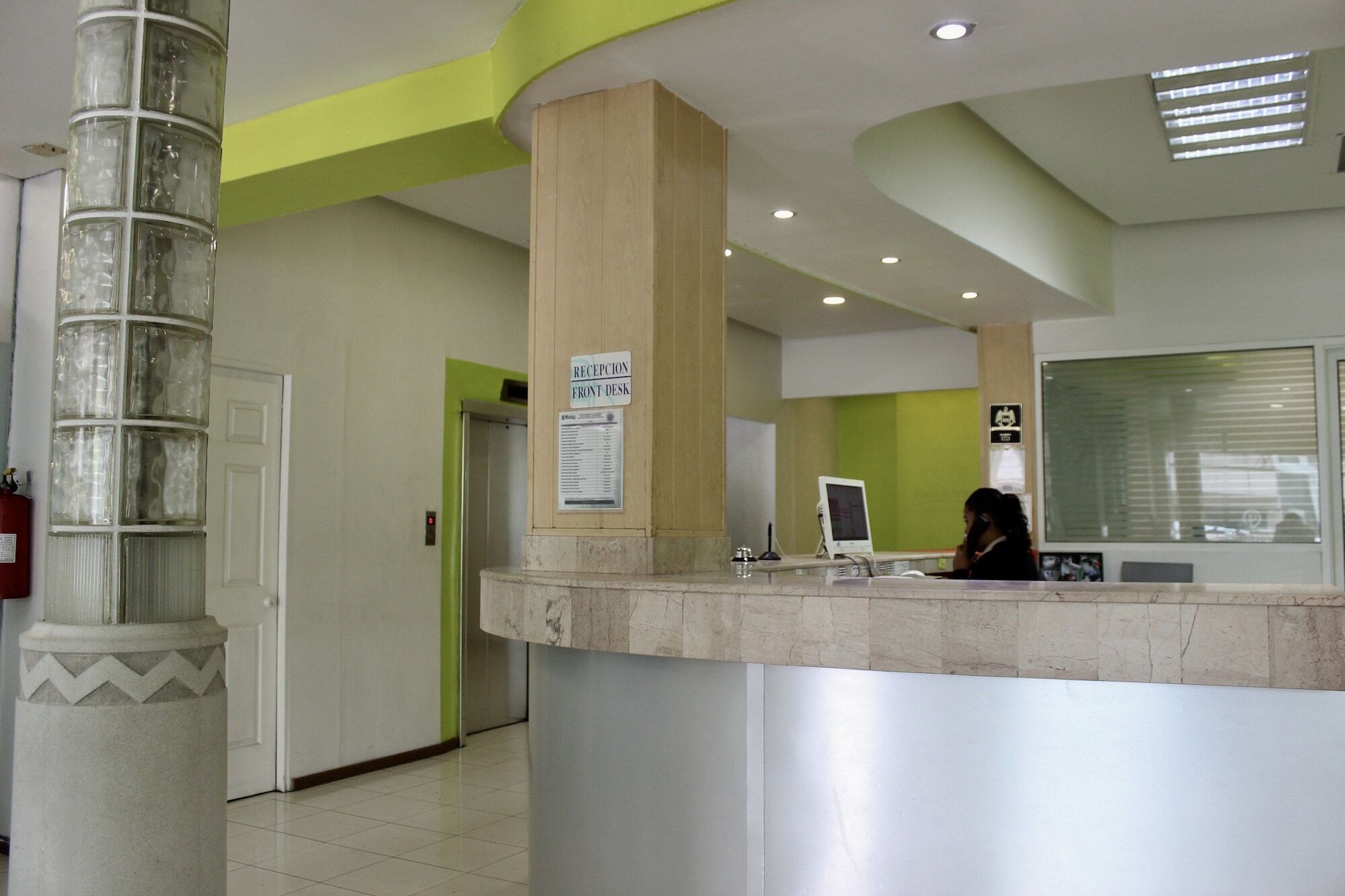 Hotel Plaza Del Arco Express Monterrey Eksteriør billede