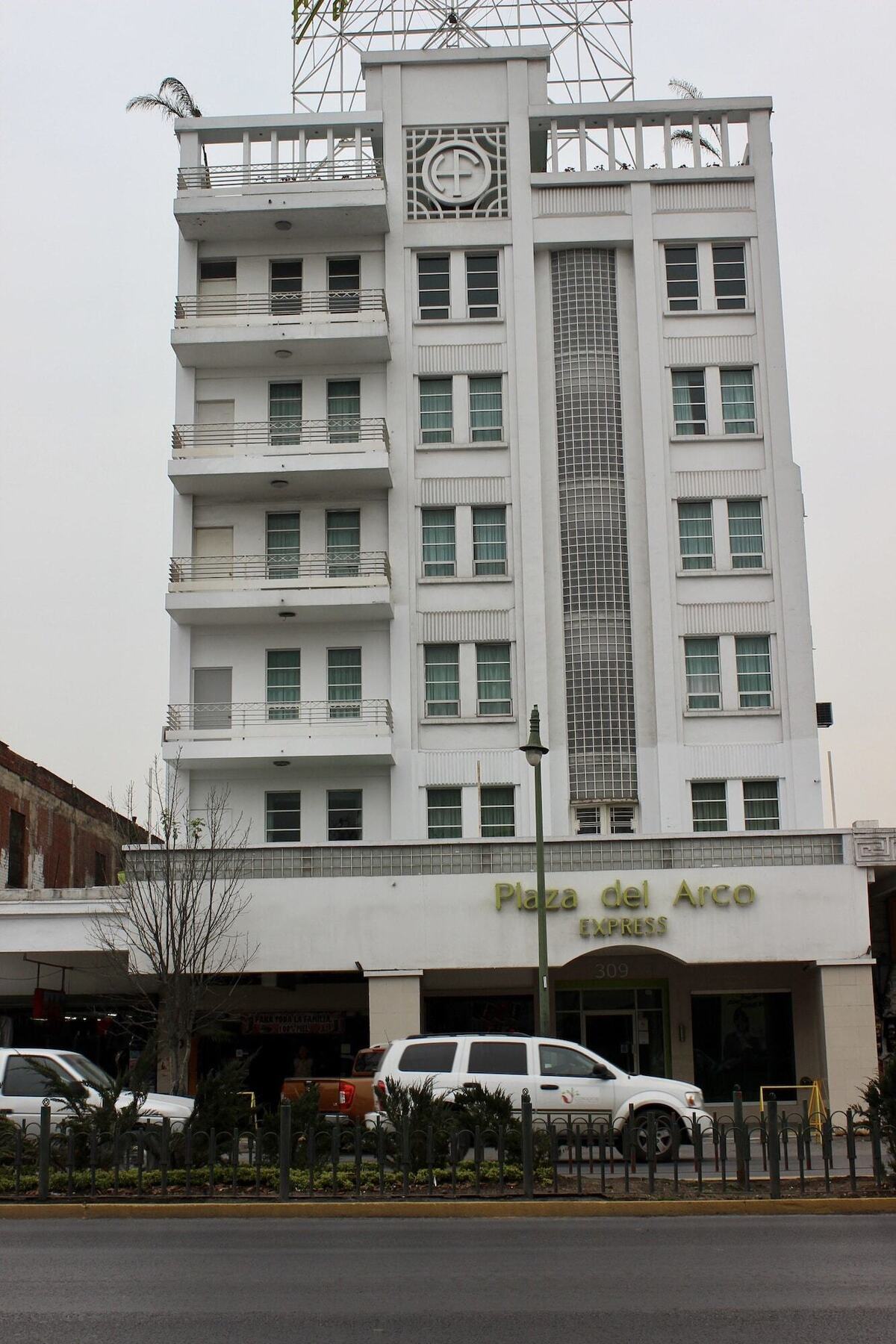 Hotel Plaza Del Arco Express Monterrey Eksteriør billede